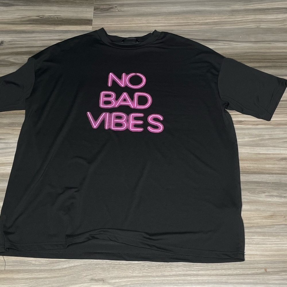 “NO BAD VIBES” Oversized T-Shirt from SHEIN